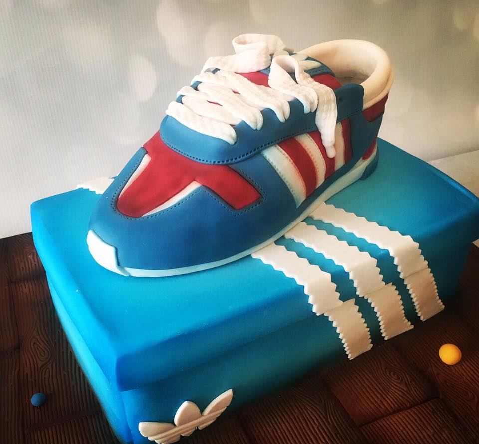 Abs of Cakes: Adidas Shoebox Cake